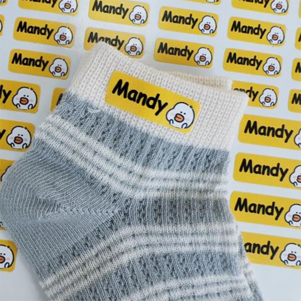 Najlepšie nalepovacie štítky na školské oblečenie: Zabezpečenie školského roka bez starostí