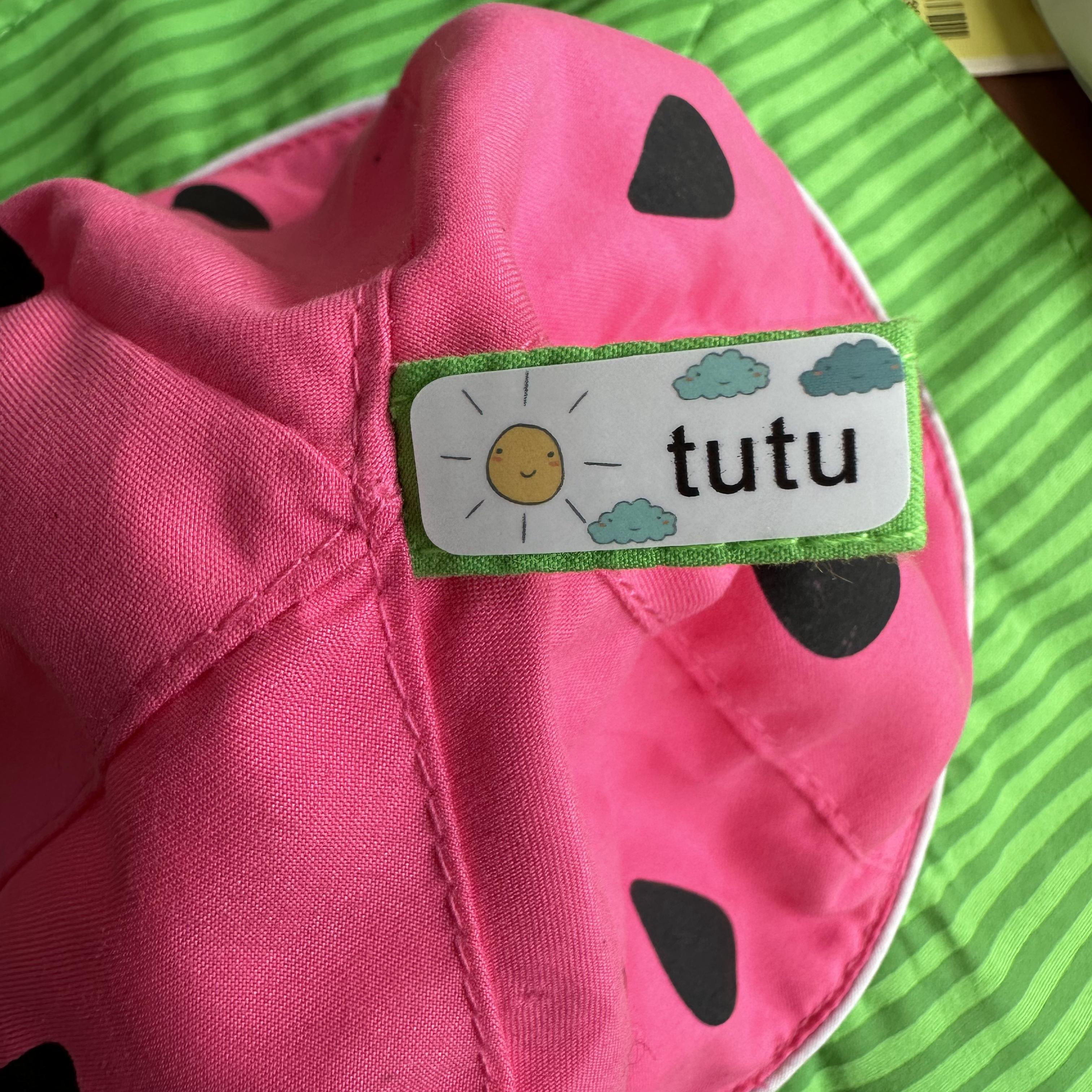 Praktickosť a pohodlnosť umývateľných nálepiek Stick On Name 