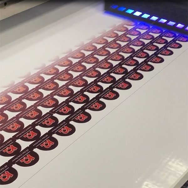 nálepky na štítky oblečenia