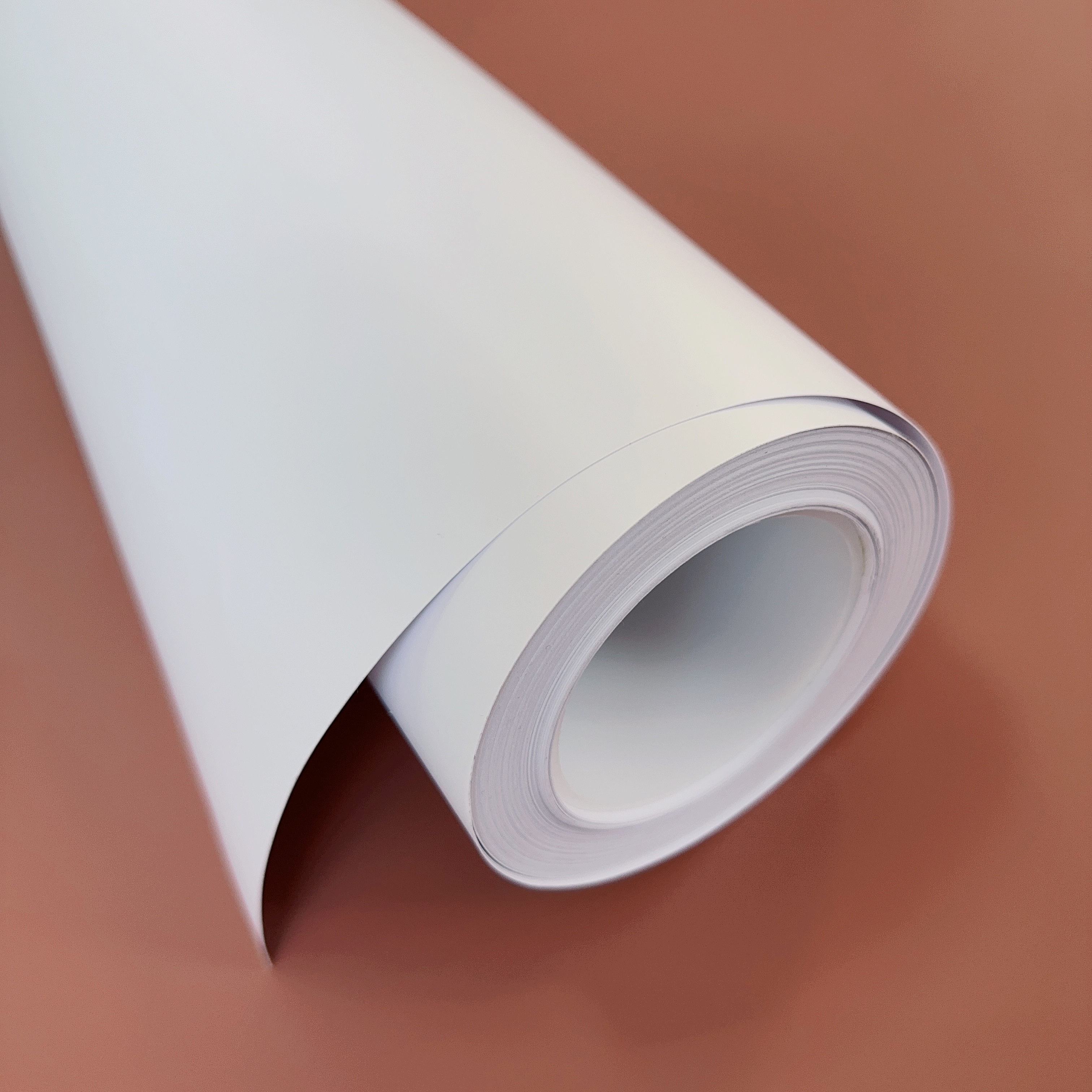 Potlačiteľné štítky na odevy bez železa